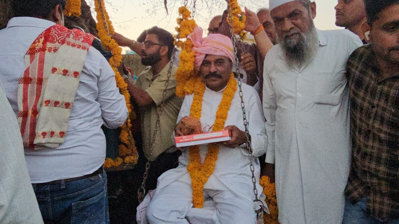 मुस्लिम समाज के लोगों द्वारा किया गया हरदा विधायक डॉ. दोगने का फलों से तुलादान